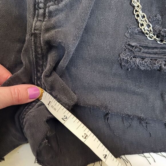 AMERICAN EAGLE black cutoff custom goth chain mom jean shorts 6 - Picture 11 of 11